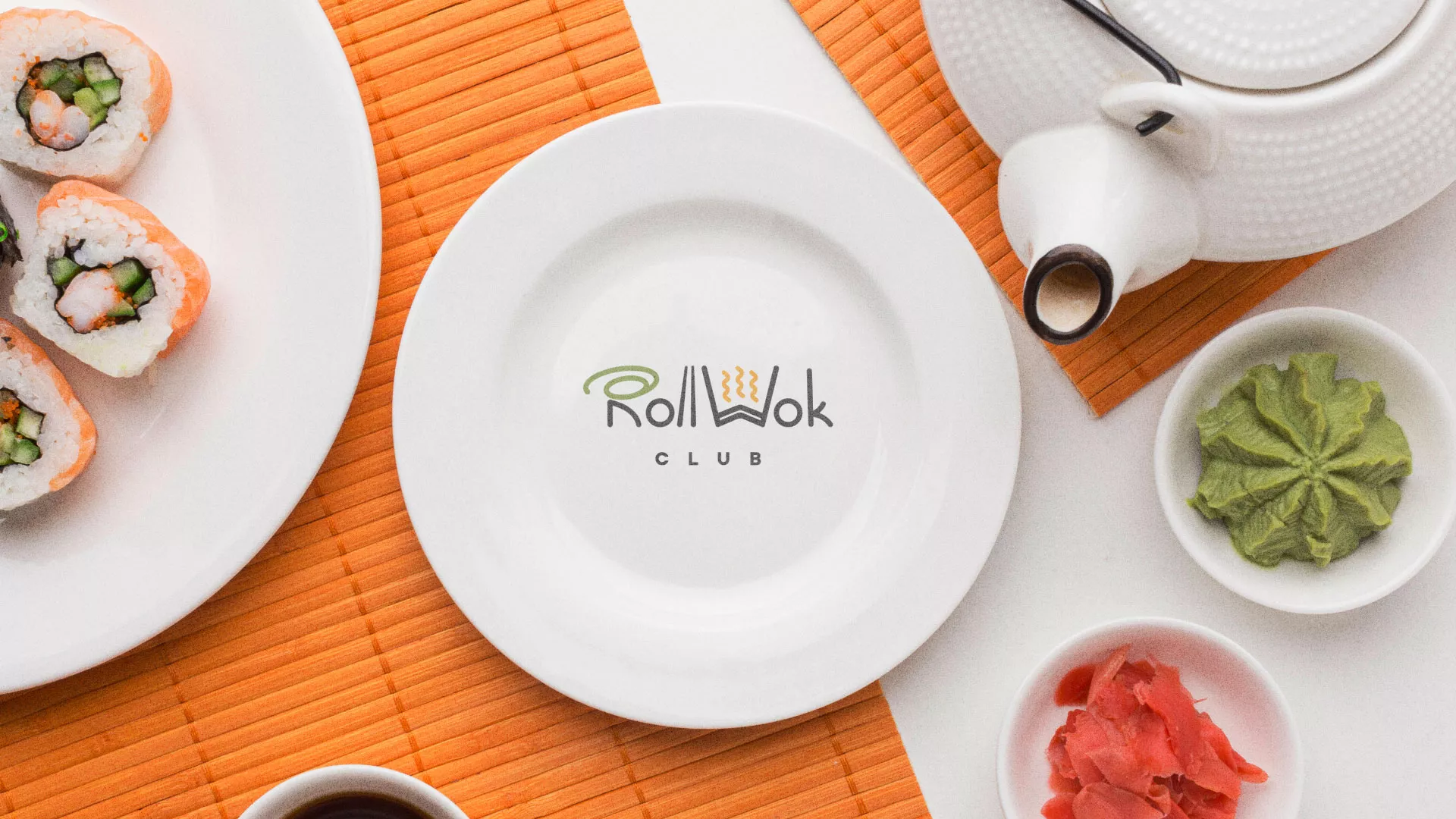 Разработка логотипа и фирменного стиля суши-бара «Roll Wok Club» в Щёкино